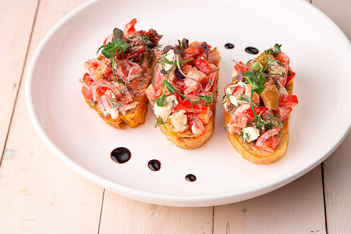 Три брускетты