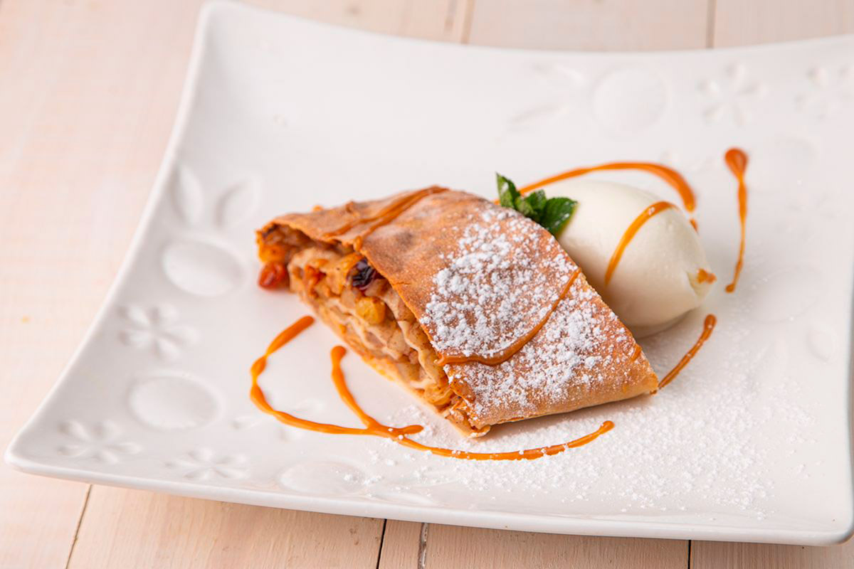 Штрудель из яблок и груш