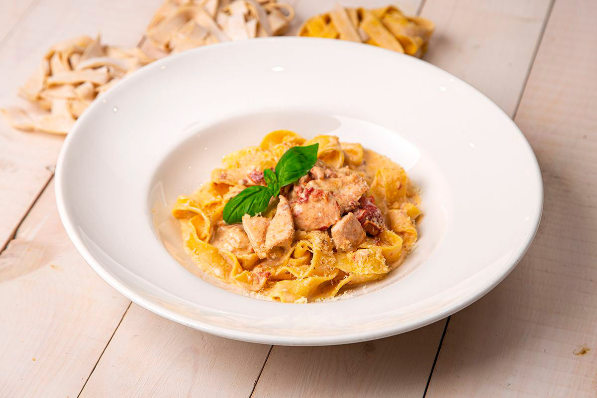 Паппарделле с цыпленком